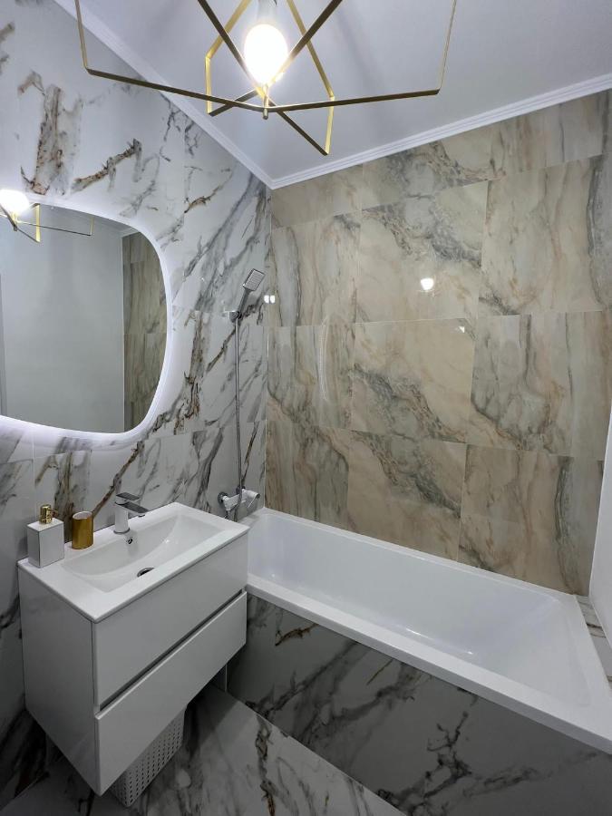 Glim Suite Oradea Εξωτερικό φωτογραφία