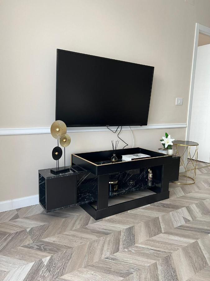 Glim Suite Oradea Εξωτερικό φωτογραφία